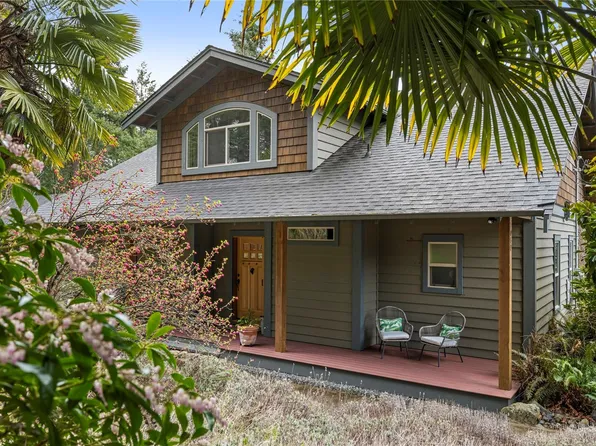 2060 Bel Oak Dr, Nanaimo, BC V9P 9E9