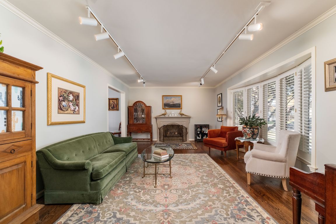 next background image