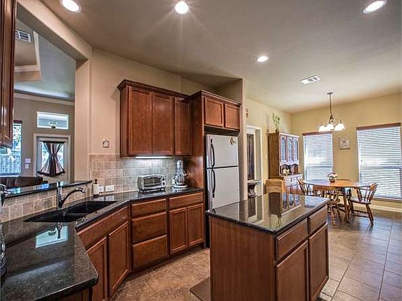 4th image of 226 Chering Dr