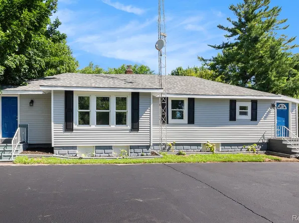 2105 Eberly Rd, Flint, MI 48532