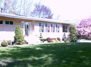 1 Dixwell Rd, New City, NY 10956