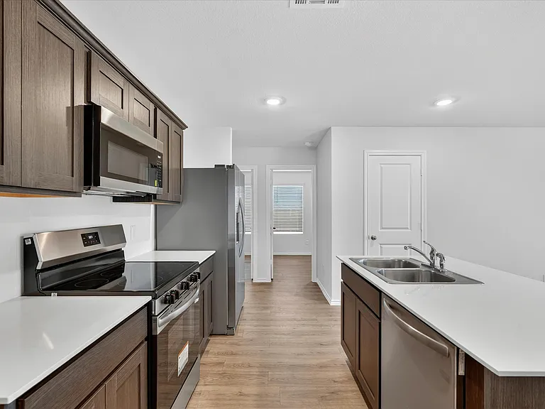 1164 Northfield Dr — Photo 5