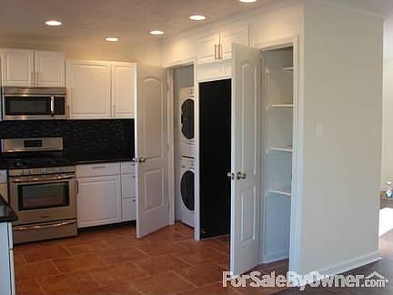 5th image of 529 Sandler Dr NE