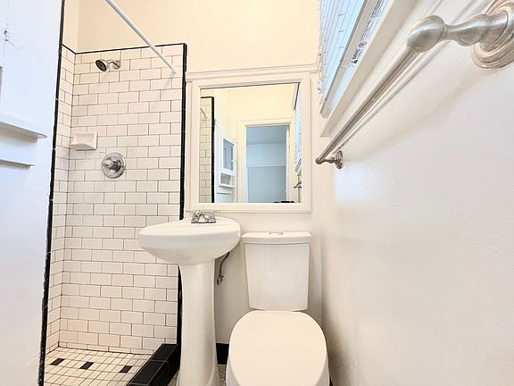 3rd image of 1305 24th St APT 12