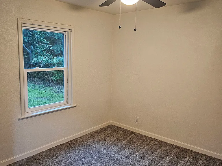 2125 N Rockford Ave — Photo 9