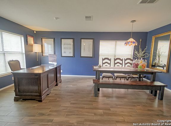 4th image of 2614 Diamond Hill Dr