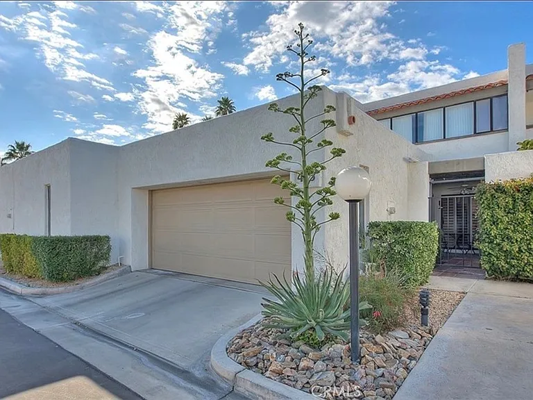 413 Rio Vista Dr — Photo 1