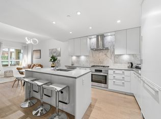 3220 Connaught Cres #201, North Vancouver, BC