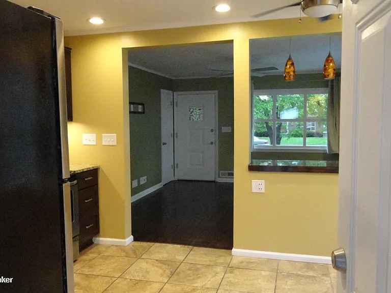 4202 Berkshire Ave — Photo 9