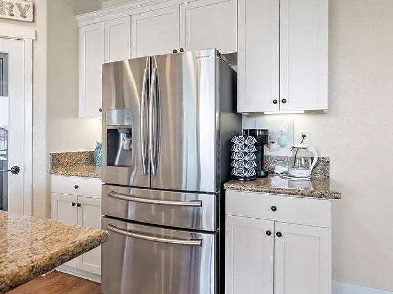 17905 Eastman Ct — Photo 22