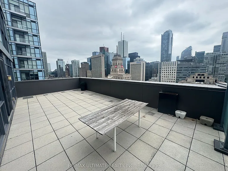 210 Simcoe St #2002 — Photo 11