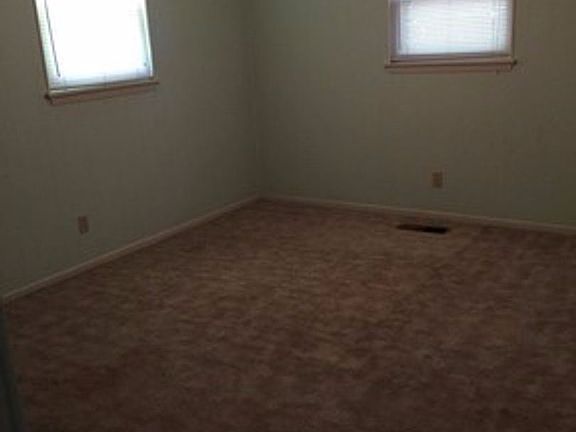 4th image of 17 Croston Ln