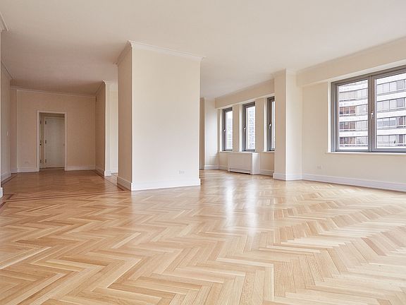 4th image of 200 E 62nd St APT 25A