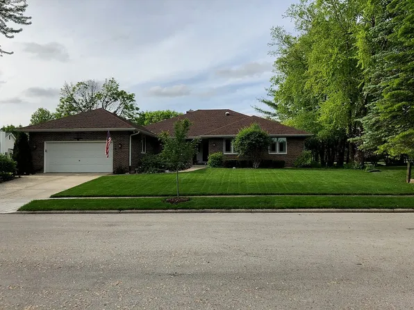 7 Heaton Ct, Sugar Grove, IL 60554