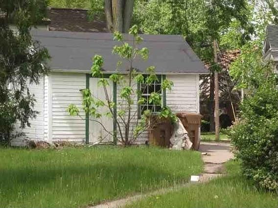 2nd image of 1508 Division St
