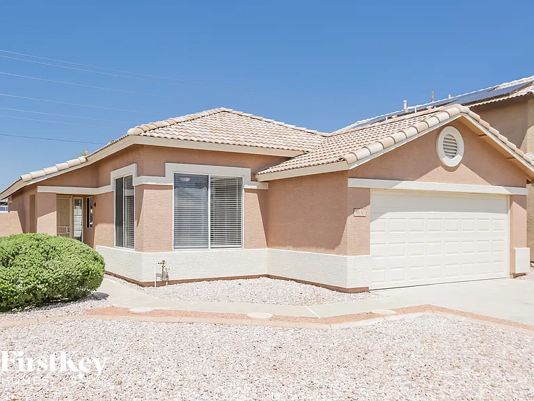 8630 W Shaw Butte Dr — Photo 2
