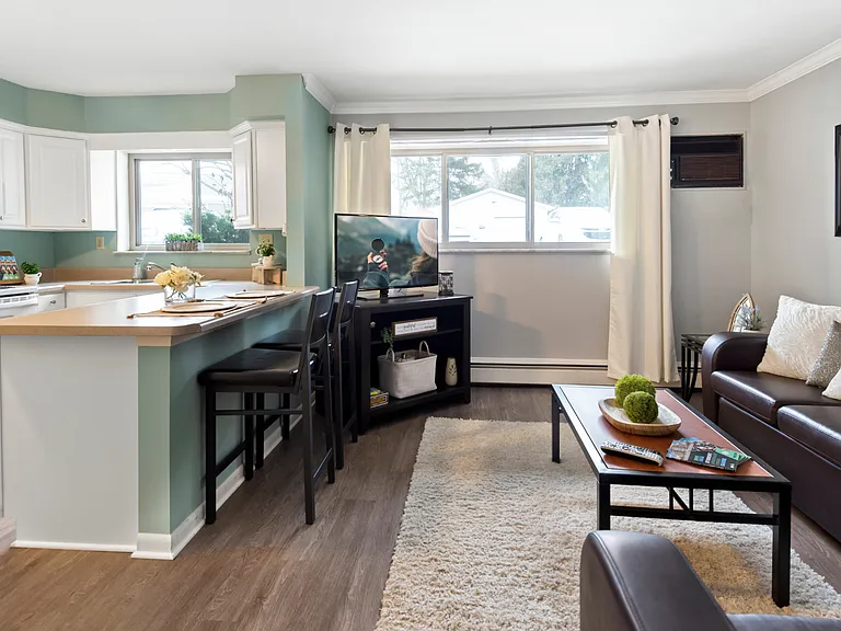 Abbott Pointe Apartments — Photo 11