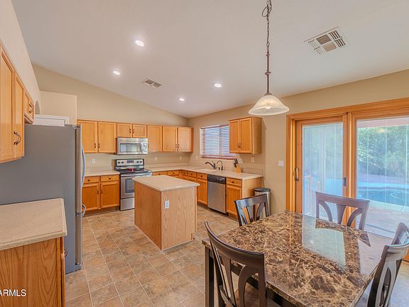 5th image of 15074 W TAYLOR Street