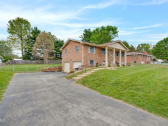 2nd image of 521 Kilkenny Rd