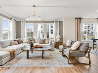 320 Martins Lndg #307, North Reading, MA 01864