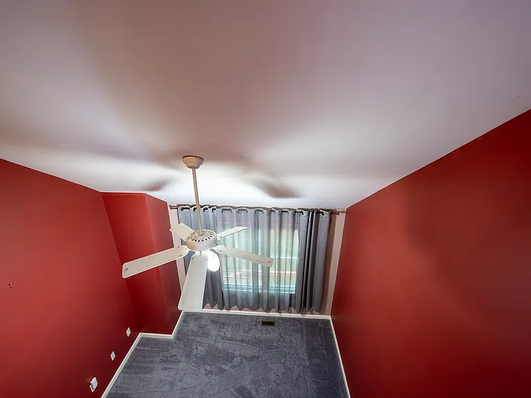 8031 Green Valley Ln — Photo 32