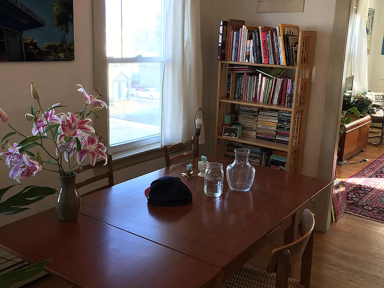 122 E Manning St — Photo 5