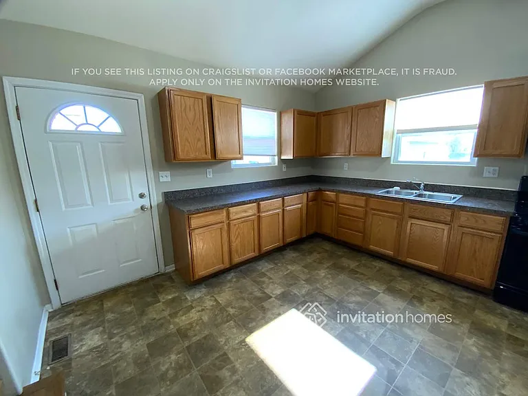 783 E Galena Blvd — Photo 6