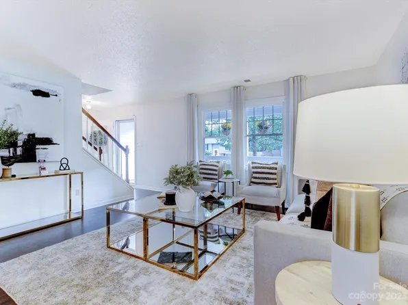 601 Sweetgum Ln, Charlotte, NC 28211