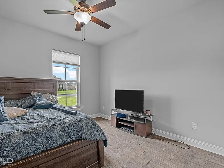 120 Saint Edmunds Way — Photo 14