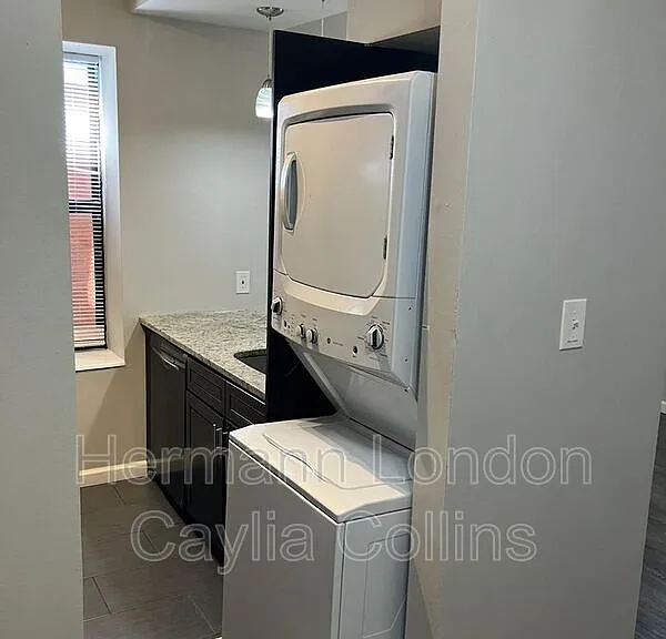 3856 Folsom Ave #1F — Photo 5