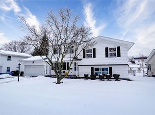 11 Dawnhaven Dr, Rochester, NY 14624