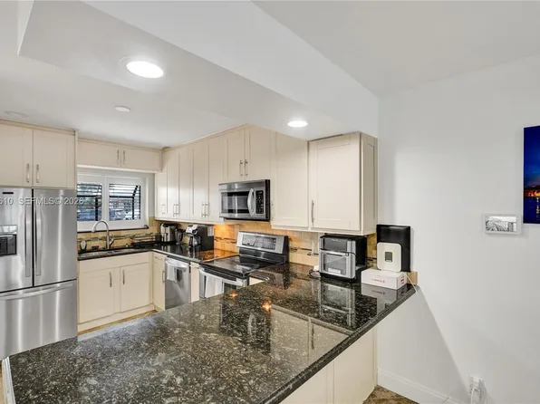 707 Banks Rd, Margate, FL 33063