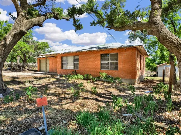 212 & 208 Myrtle Ave, Harper, TX 78631
