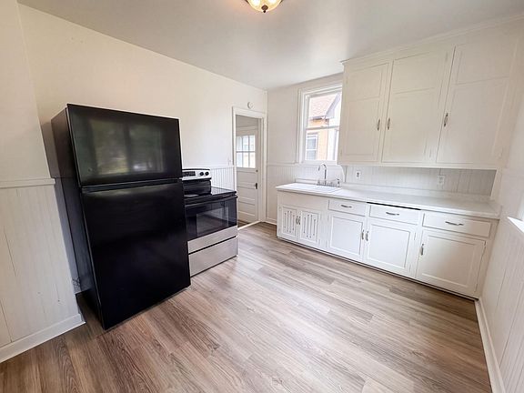 2nd image of 3419 Queen Ave N