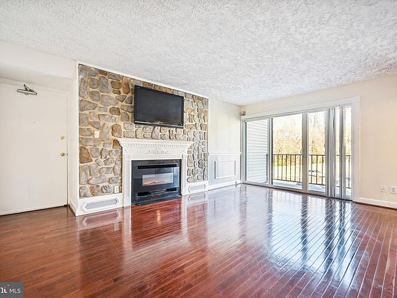 3rd image of 102 Duvall Ln #9301