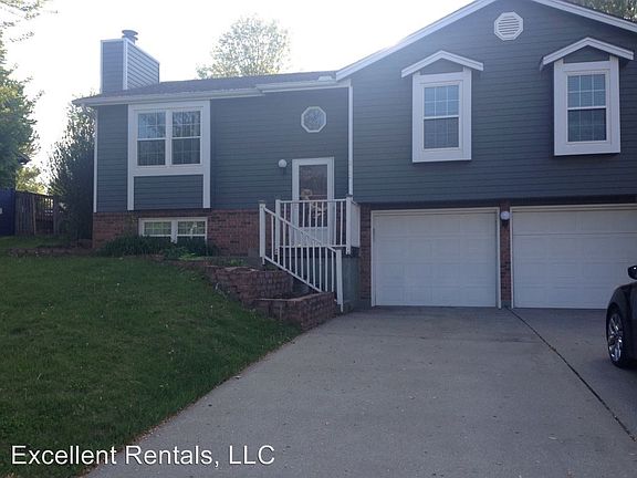 2nd image of 212 SE Bristol Dr