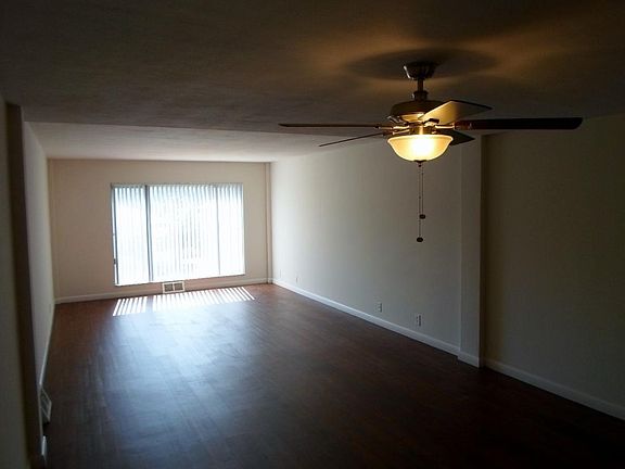 2nd image of 8701 Delmar Blvd APT 3E