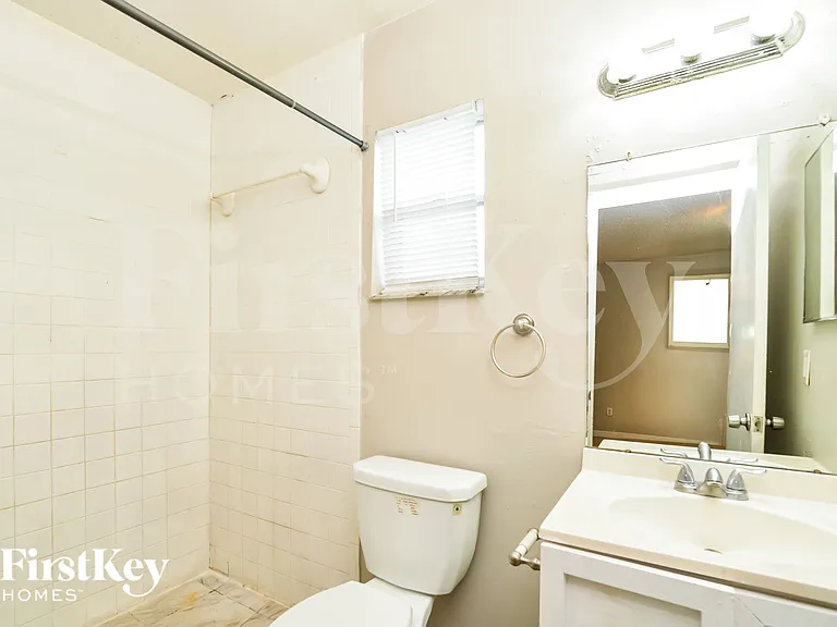 1836 Columbine Dr — Photo 8