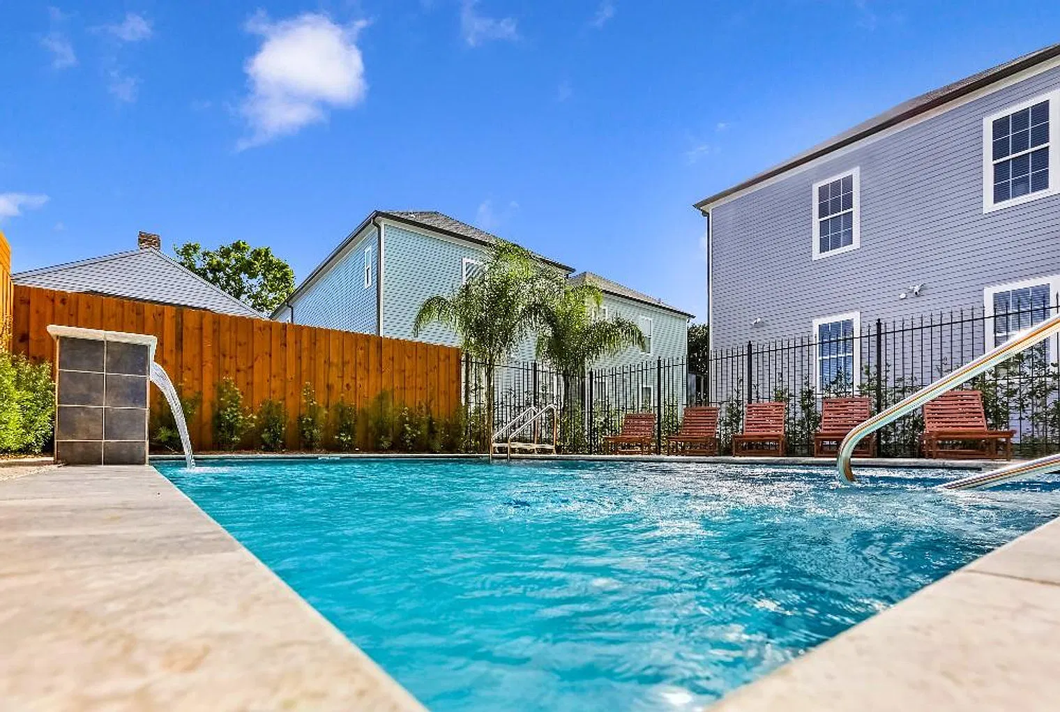 1208 Carondelet St — Photo 4