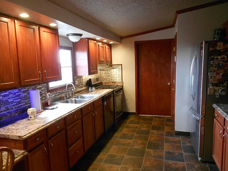 1501 Grove Ave — Photo 6