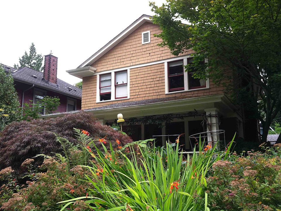 2nd image of 5820 16th Ave NE