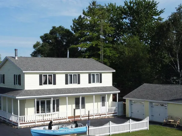 8949 Lakeshore Rd, Lexington, MI 48450