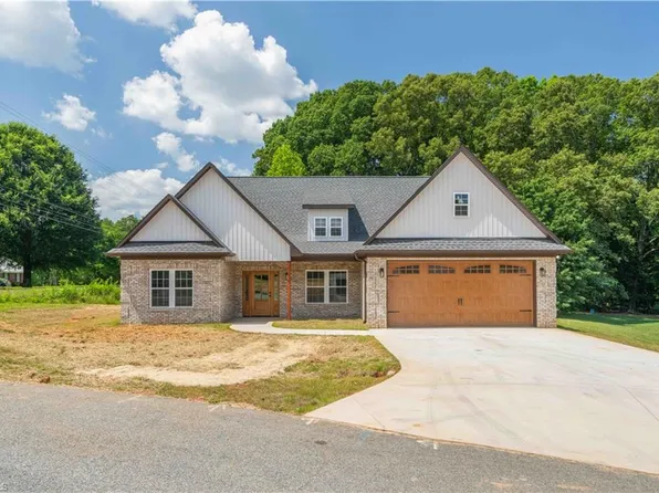 115 Corbin Ln, Lexington, NC 27295