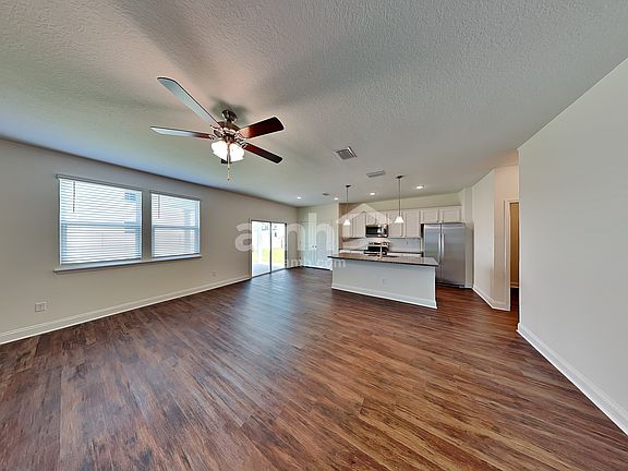 5th image of 216 Banyan Forest Dr