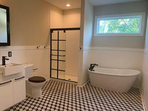 3 bed, 972 sqft, $4,500 — Photo 2