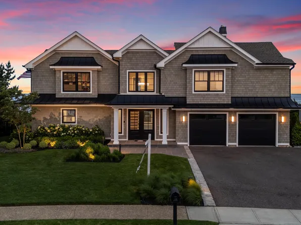 49 Shore Drive S, Copiague, NY 11726
