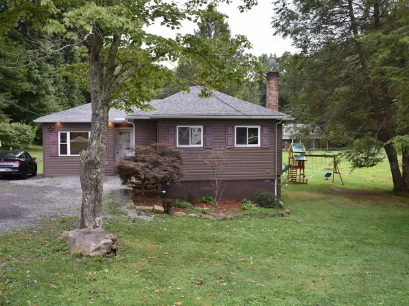 2504 E Grafton Rd, Fairmont, WV 26554