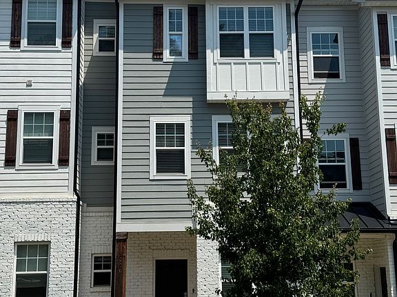 3rd image of 5009 Belmont Crossing Dr