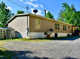 724 W Tanbark Trl, Cosby, TN 37722