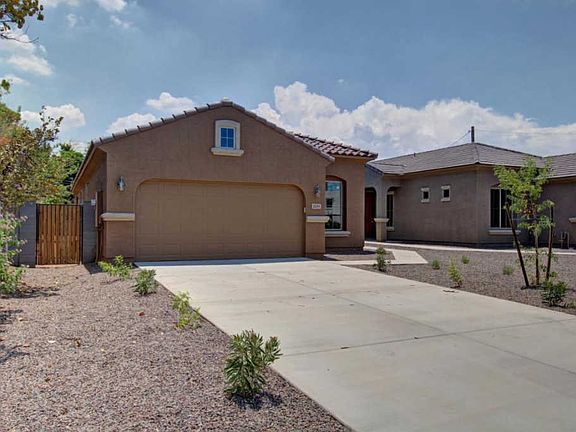 3rd image of 2231 W Vista Ave